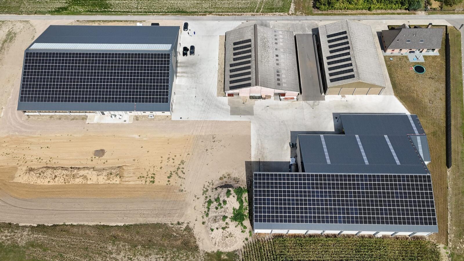 Luchtbeeld van een industriële site